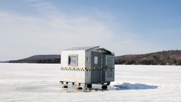 Canadian ice fishing huts, a portrait of improv styles