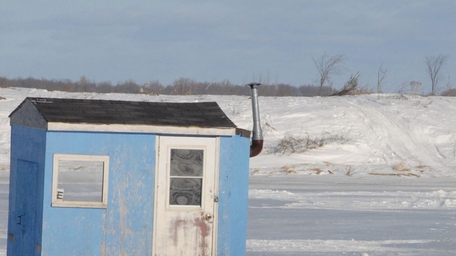 Canadian ice fishing huts, a portrait of improv styles